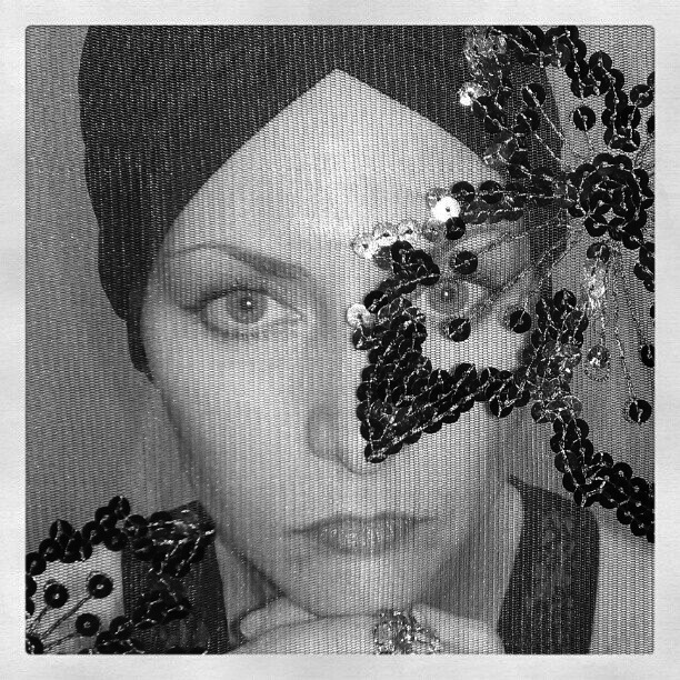 Tribute to Gloria, Black and White version