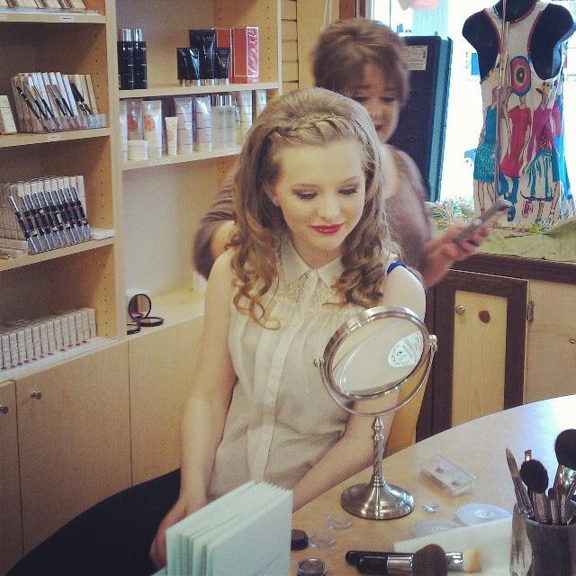 LanaGettingReady2014